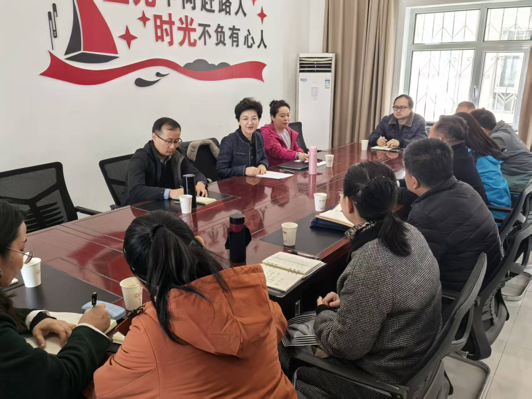 情系驻村一线    慰问温暖人心